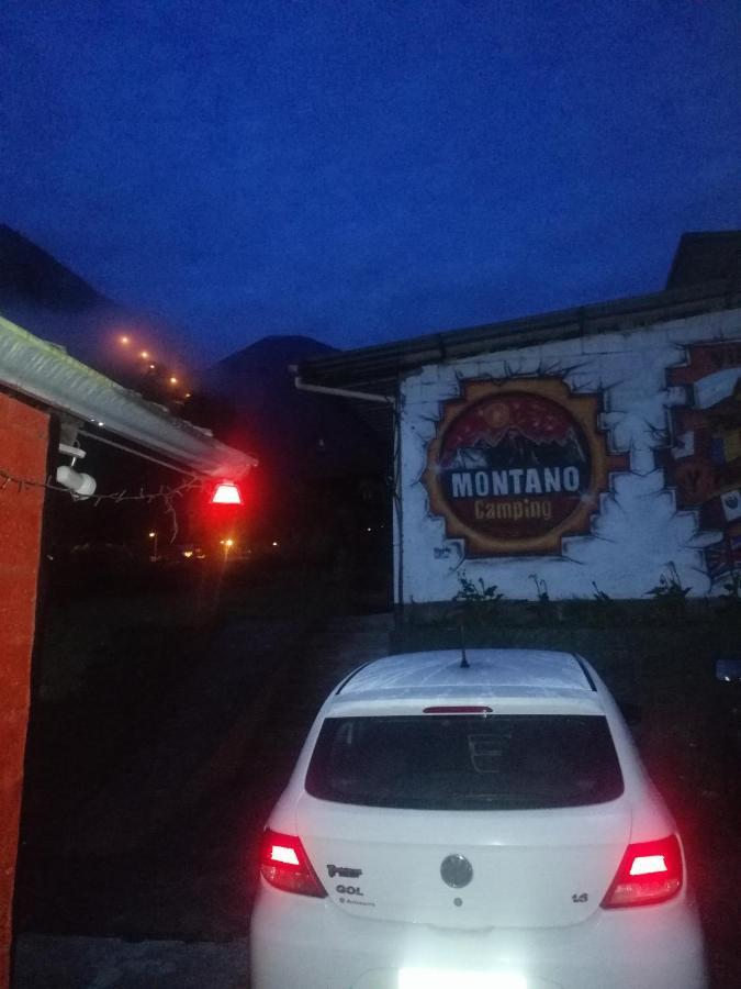 Montano Camping & Hostel Baños Exteriör bild