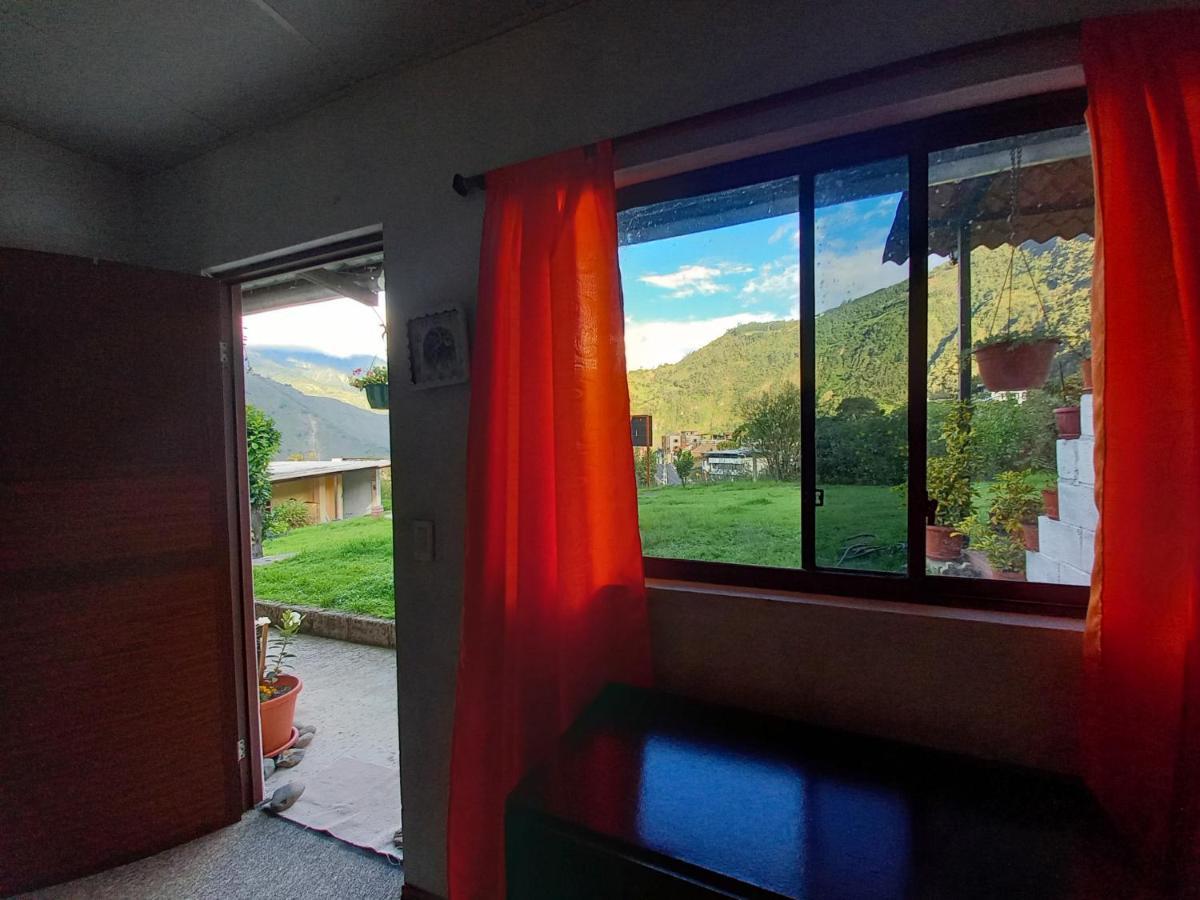 Montano Camping & Hostel Baños Exteriör bild