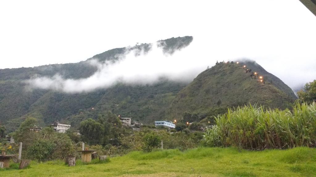 Montano Camping & Hostel Baños Exteriör bild