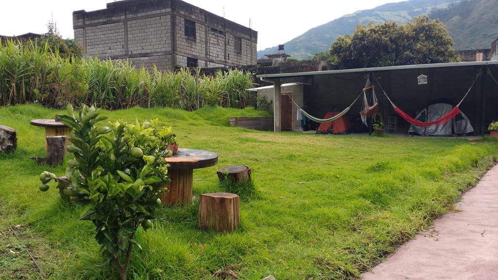 Montano Camping & Hostel Baños Exteriör bild