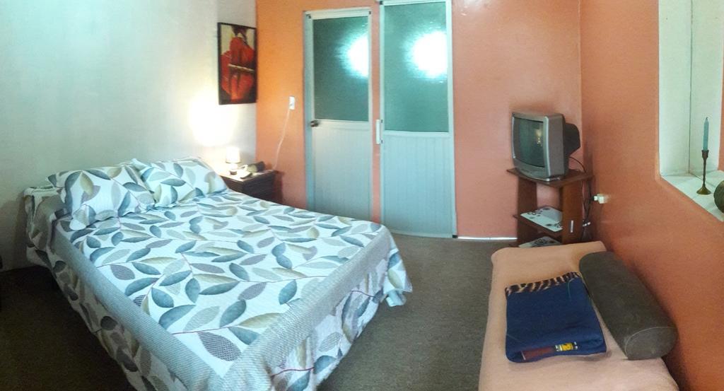 Montano Camping & Hostel Baños Exteriör bild