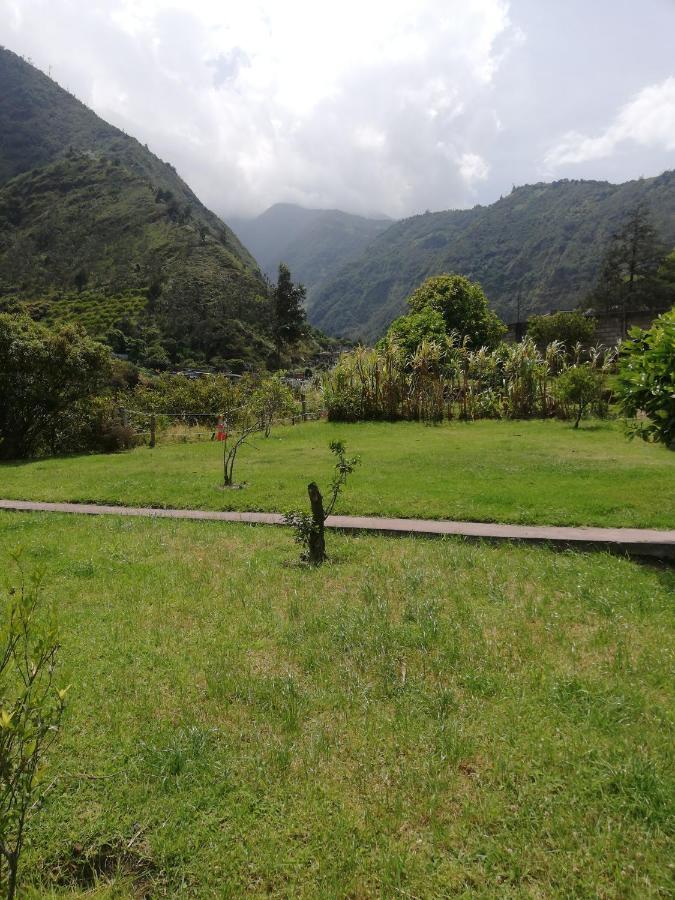Montano Camping & Hostel Baños Exteriör bild