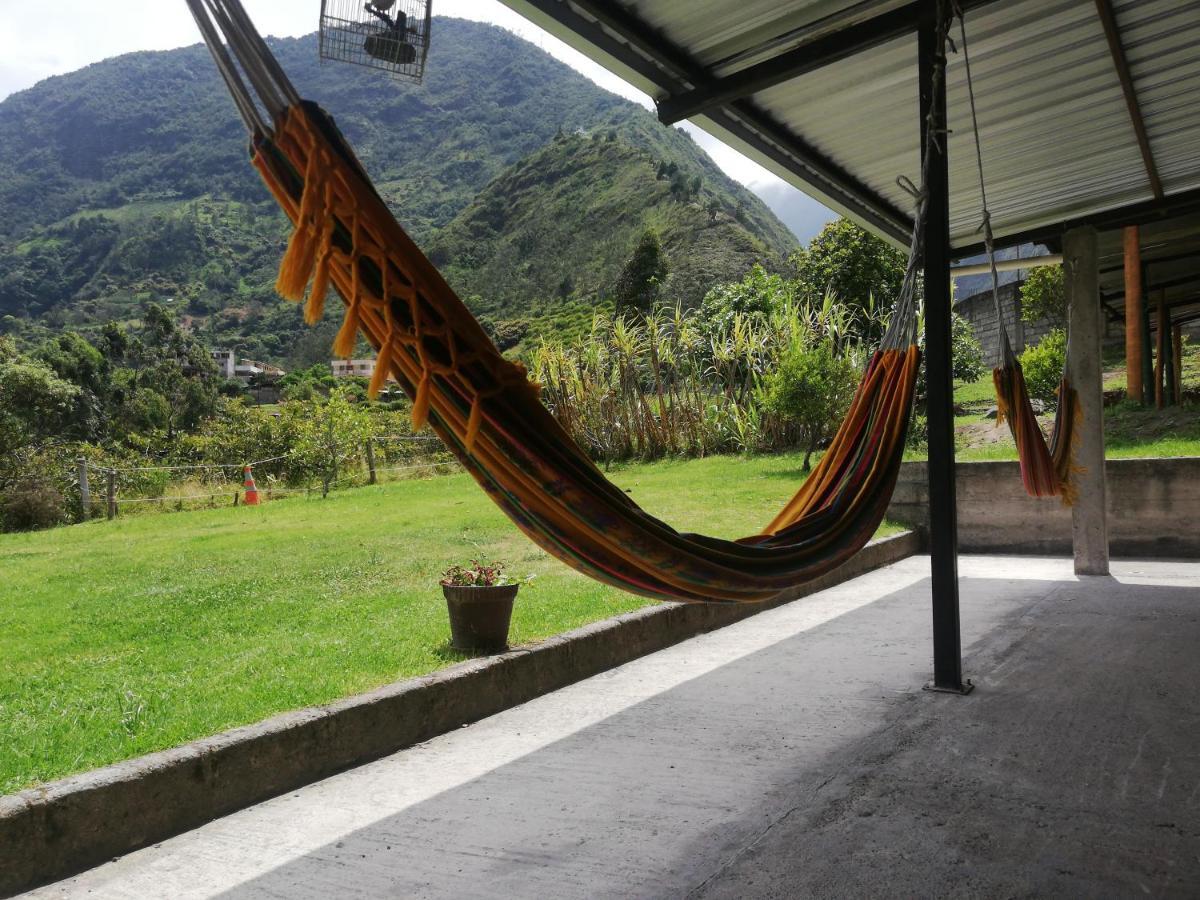 Montano Camping & Hostel Baños Exteriör bild
