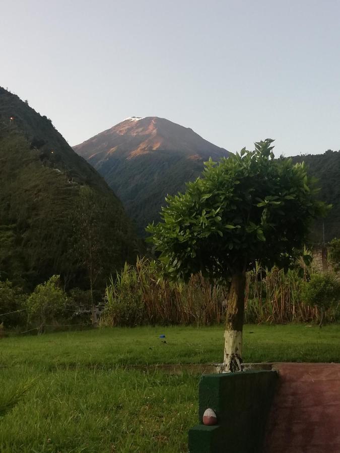 Montano Camping & Hostel Baños Exteriör bild
