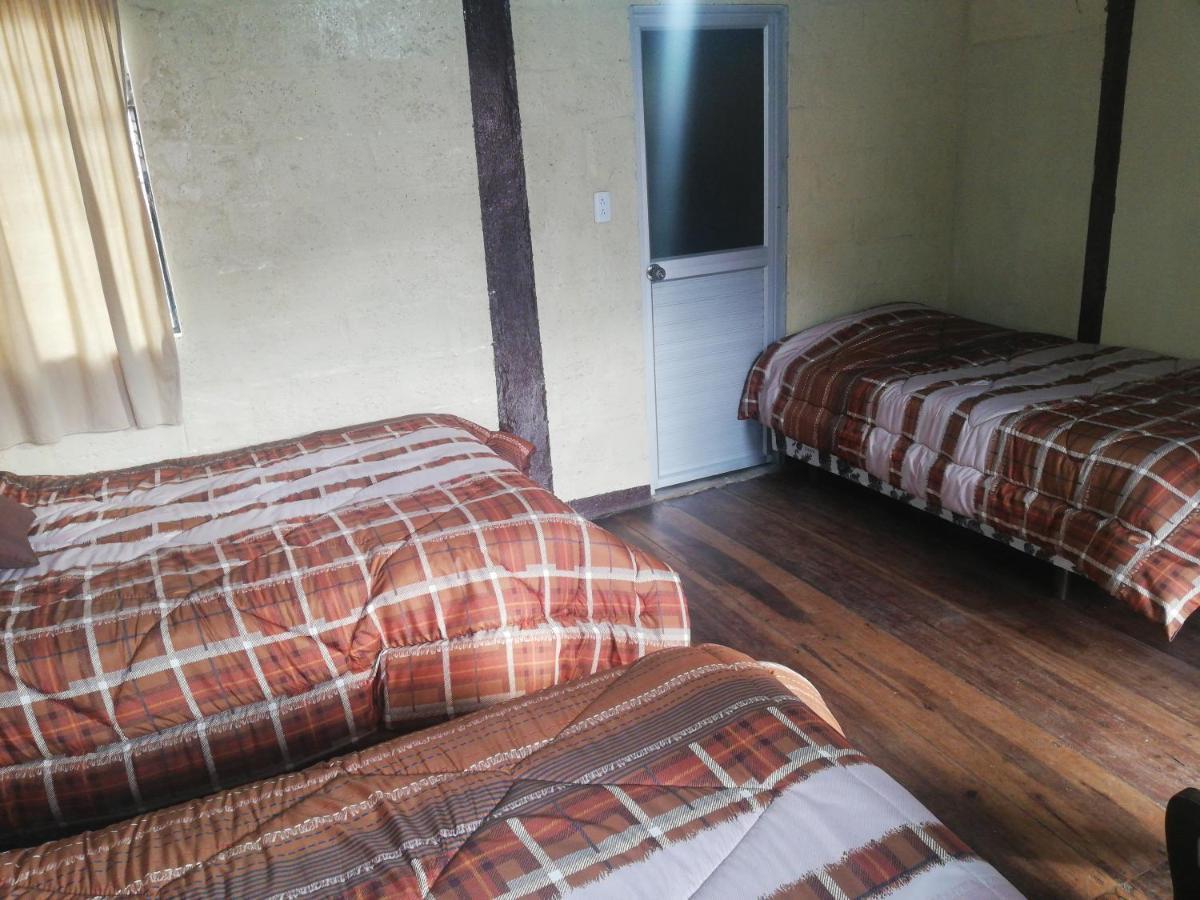 Montano Camping & Hostel Baños Exteriör bild