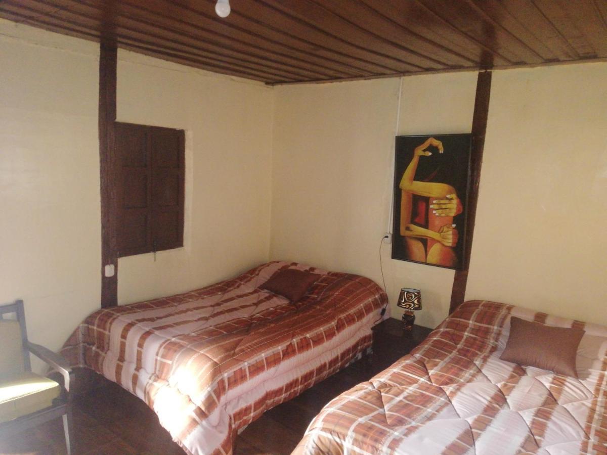 Montano Camping & Hostel Baños Exteriör bild