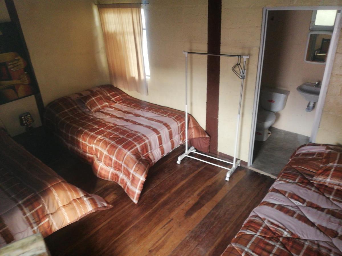 Montano Camping & Hostel Baños Exteriör bild