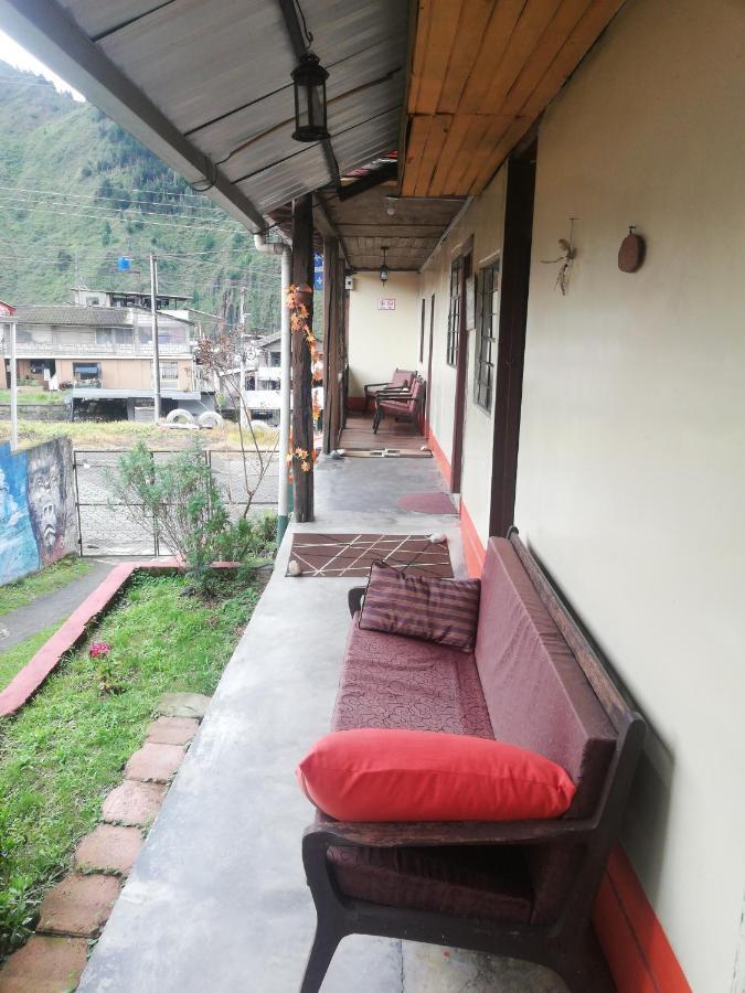 Montano Camping & Hostel Baños Exteriör bild